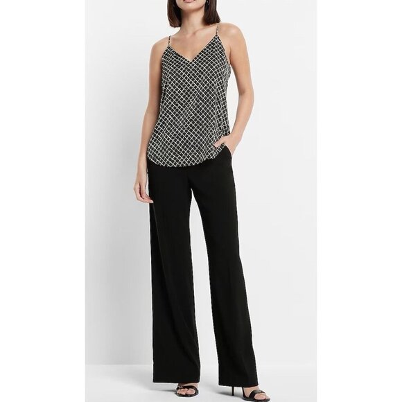 Express Women’s Printed V-Neck Downtown Cami Black Print Size XS NWT $44 - Picture 3 of 16
